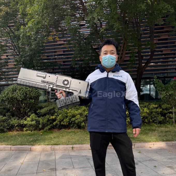 हाथ से पकड़े जाने वाले पोर्टेबल ड्रोन डिफेंस डिवाइस 1-3KM FPV 5KM डिटेक्शन डिटेक्टर के साथ ड्रोन जैमर 0